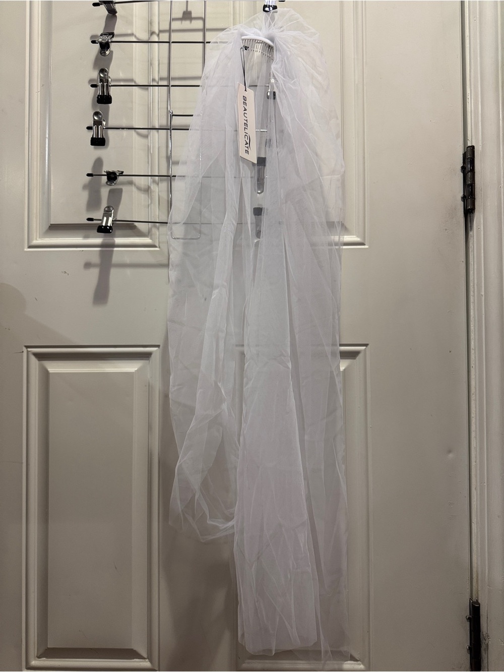 NWT Beautelicate White Flowy Tulle Bridal Veil Hair Comb Attachment OS